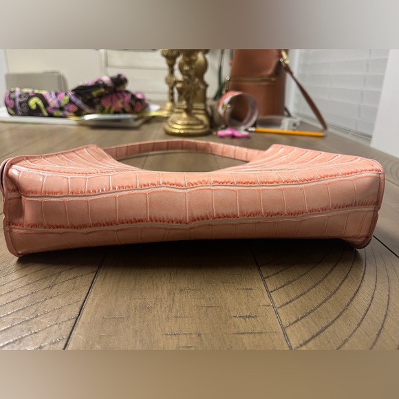 Purse, pink(peach) unbranded. 9.5”x6”x2” D. Open interior. No flaws. Strap 17” - Picture 9 of 15